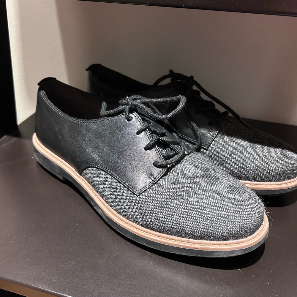 Clarks Black Leather and Gray Fabric Loafers